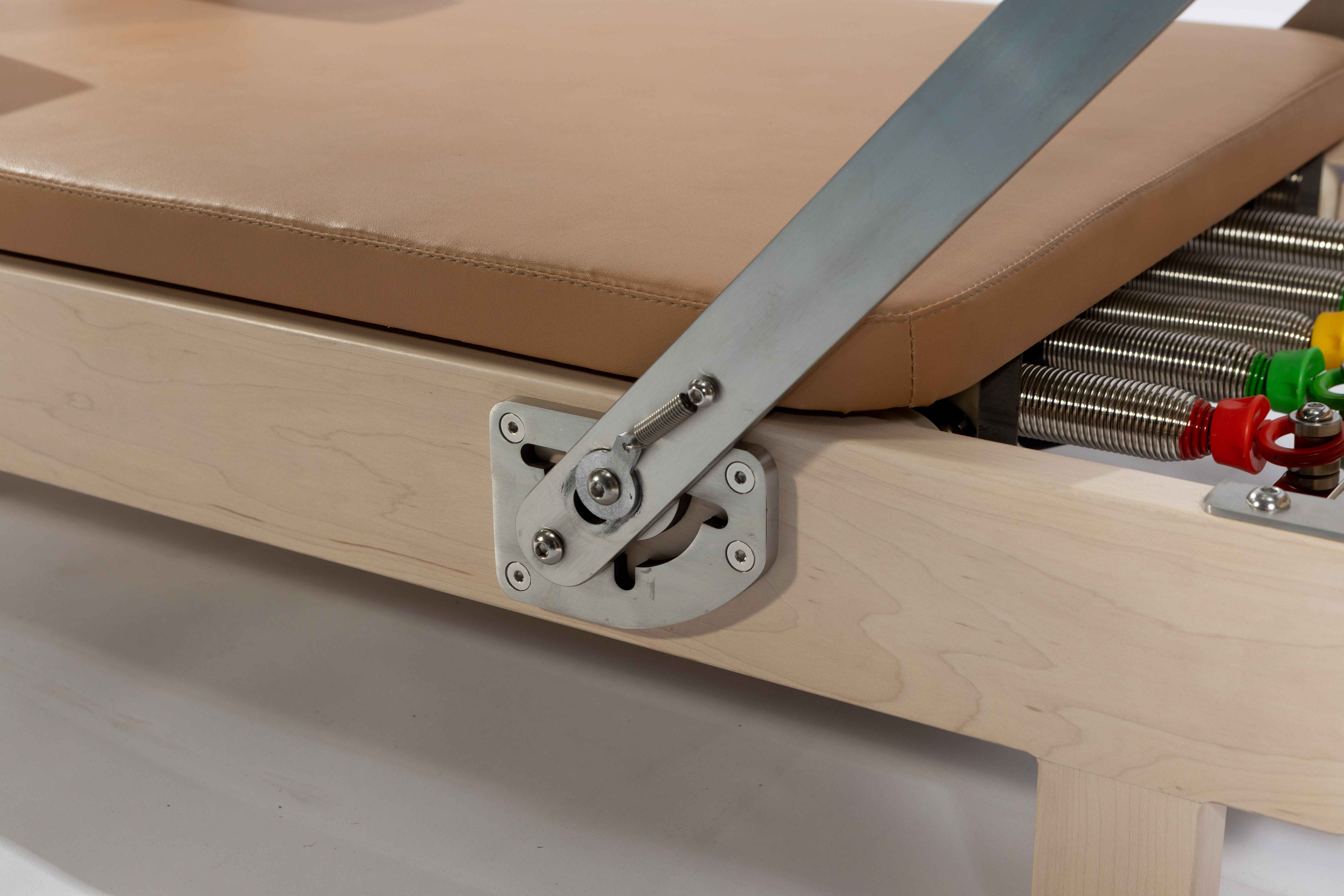 Maple Foldable Pilates Reforme - Pilates & Yoga Unleashed Studio Tuckahoe のレビューと価格
