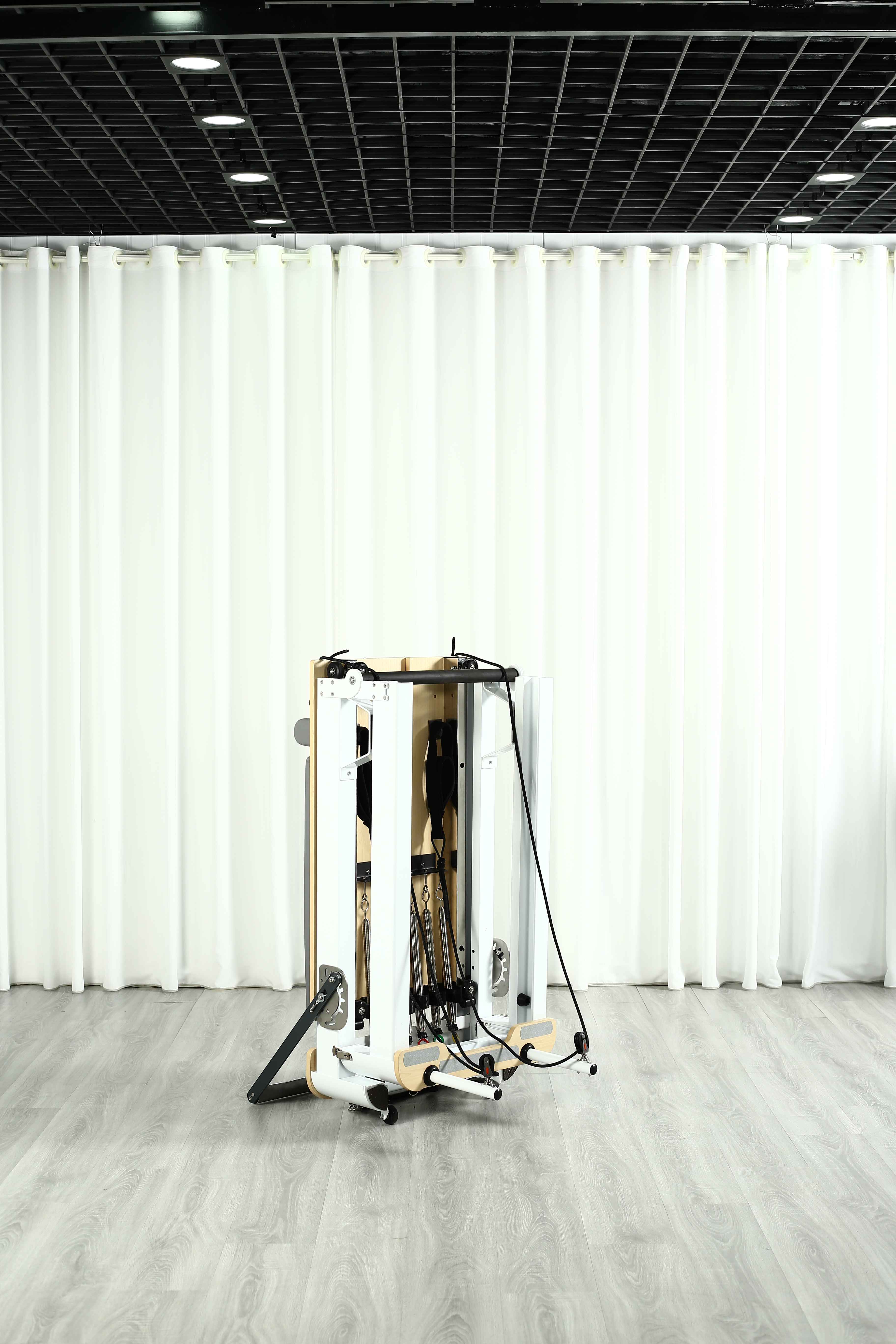 Custom Portable Foldable Alumi - Pilates & Yoga Unleashed Studio Tuckahoe のレビューと価格