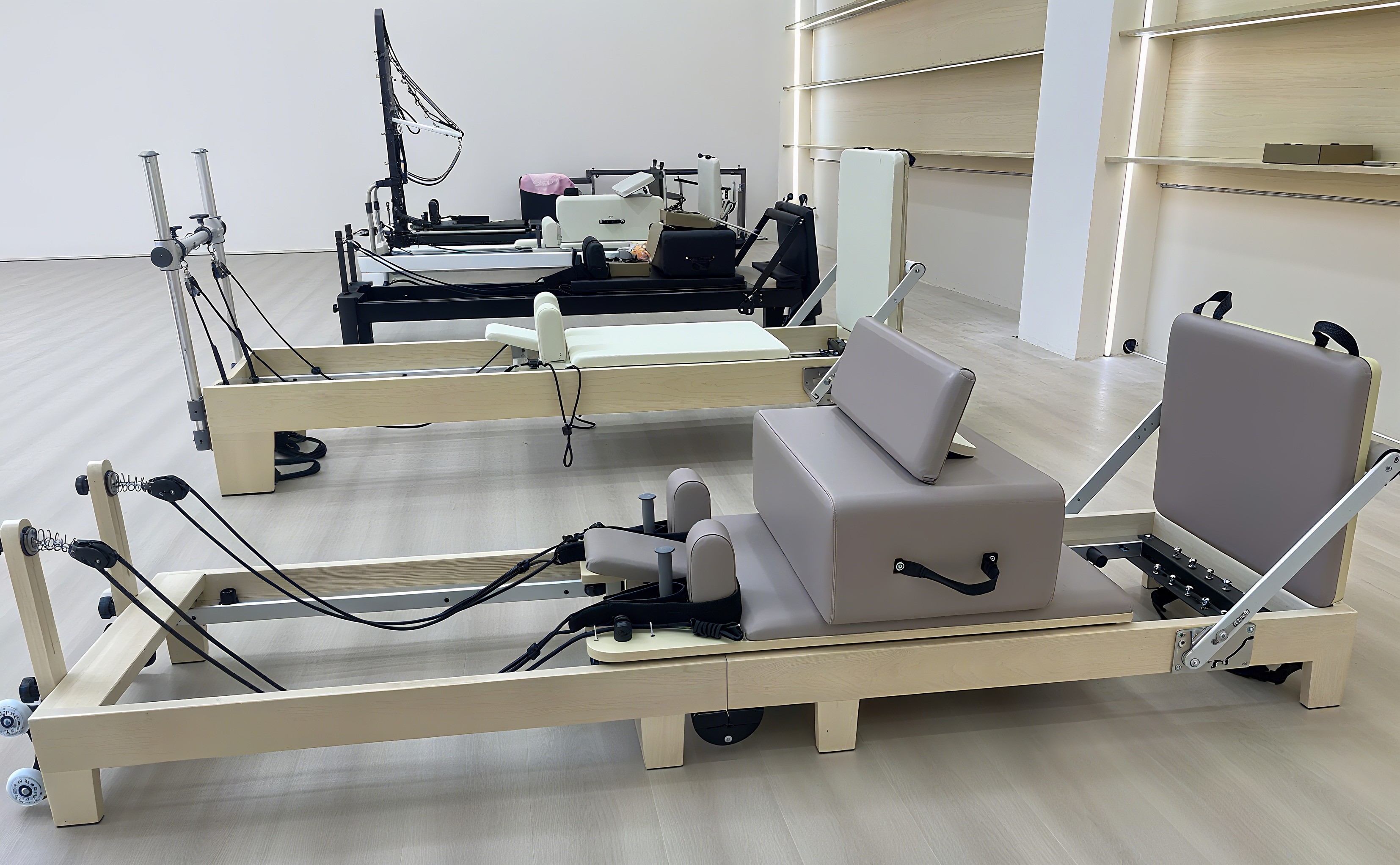 Foldable Oak Wood Pilates Refo - Pilates & Yoga Unleashed Studio Tuckahoe のレビューと価格