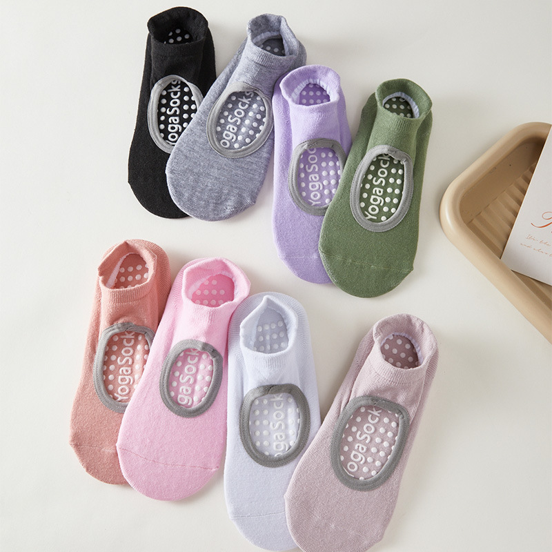 1/8 Pairs Indoor Sports Yoga P - Pilates & Yoga Unleashed Studio Tuckahoe のレビューと価格