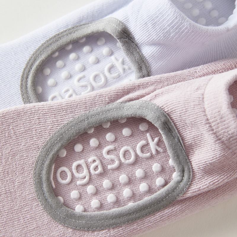 1/8 Pairs Indoor Sports Yoga P - Pilates & Yoga Unleashed Studio Tuckahoe のレビューと価格