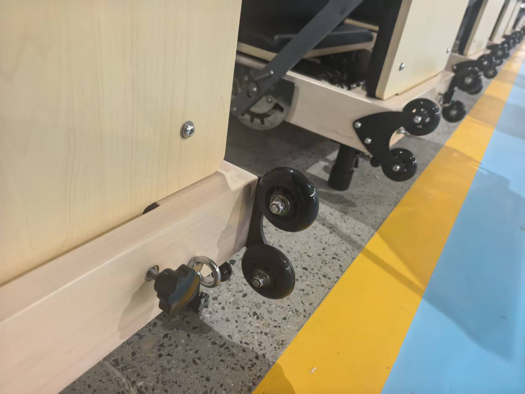 Heavy-Duty Maple Pilates Refor - Pilates & Yoga Unleashed Studio Tuckahoe のレビューと価格